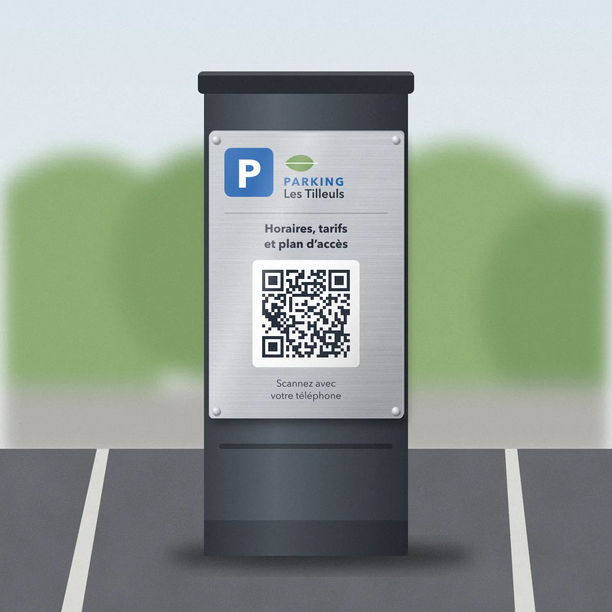 Plaque aluminium avec QR code fixée sur une borne du Parking Les Tilleuls, parking fictif, adresse du site imprimée sous le code